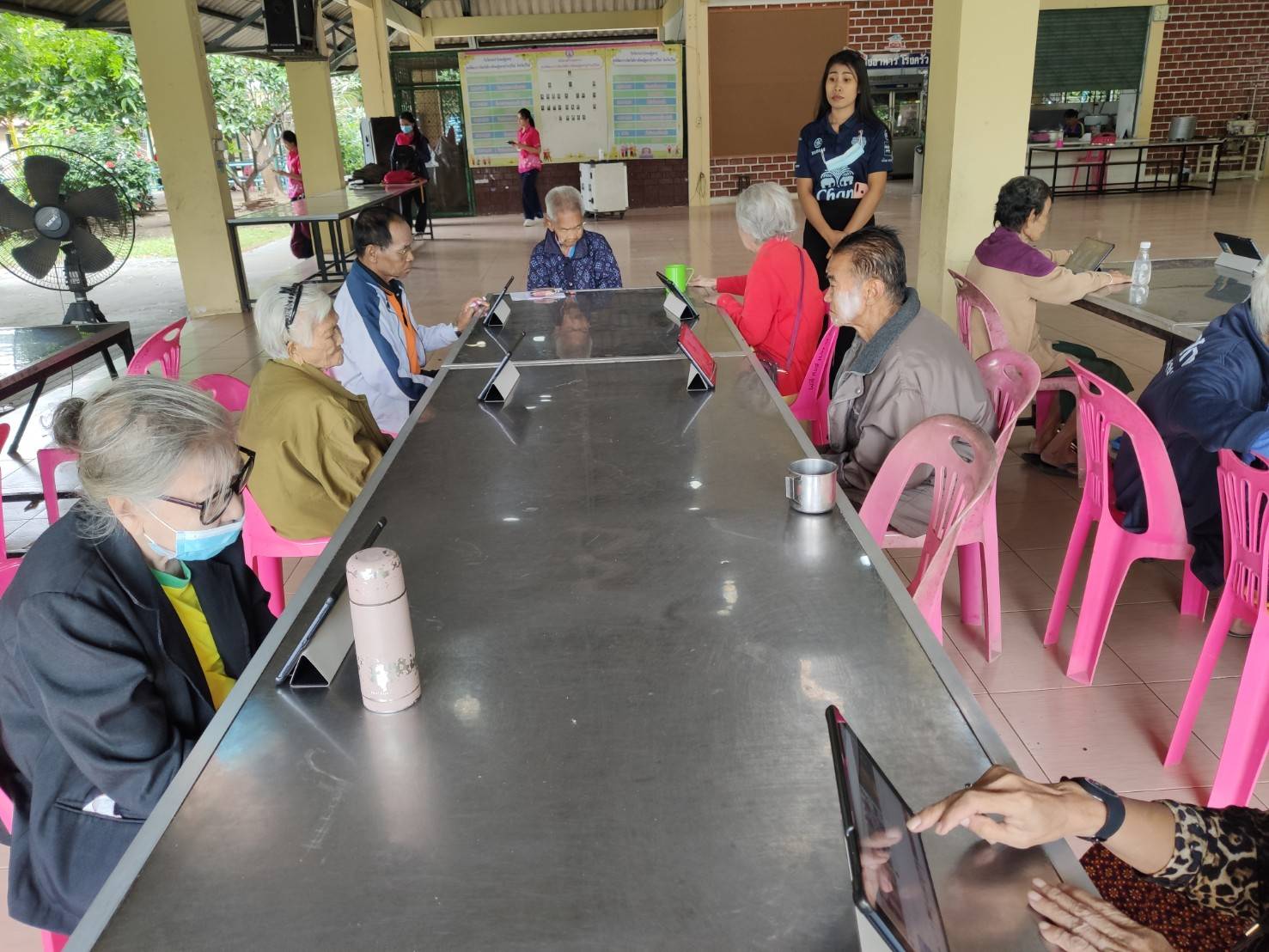 ผู้สูงอายุเข้าร่วมโครงการศูนย์การเรียนรู้ผ่านเครือข่ายอินเตอร์เน็ต