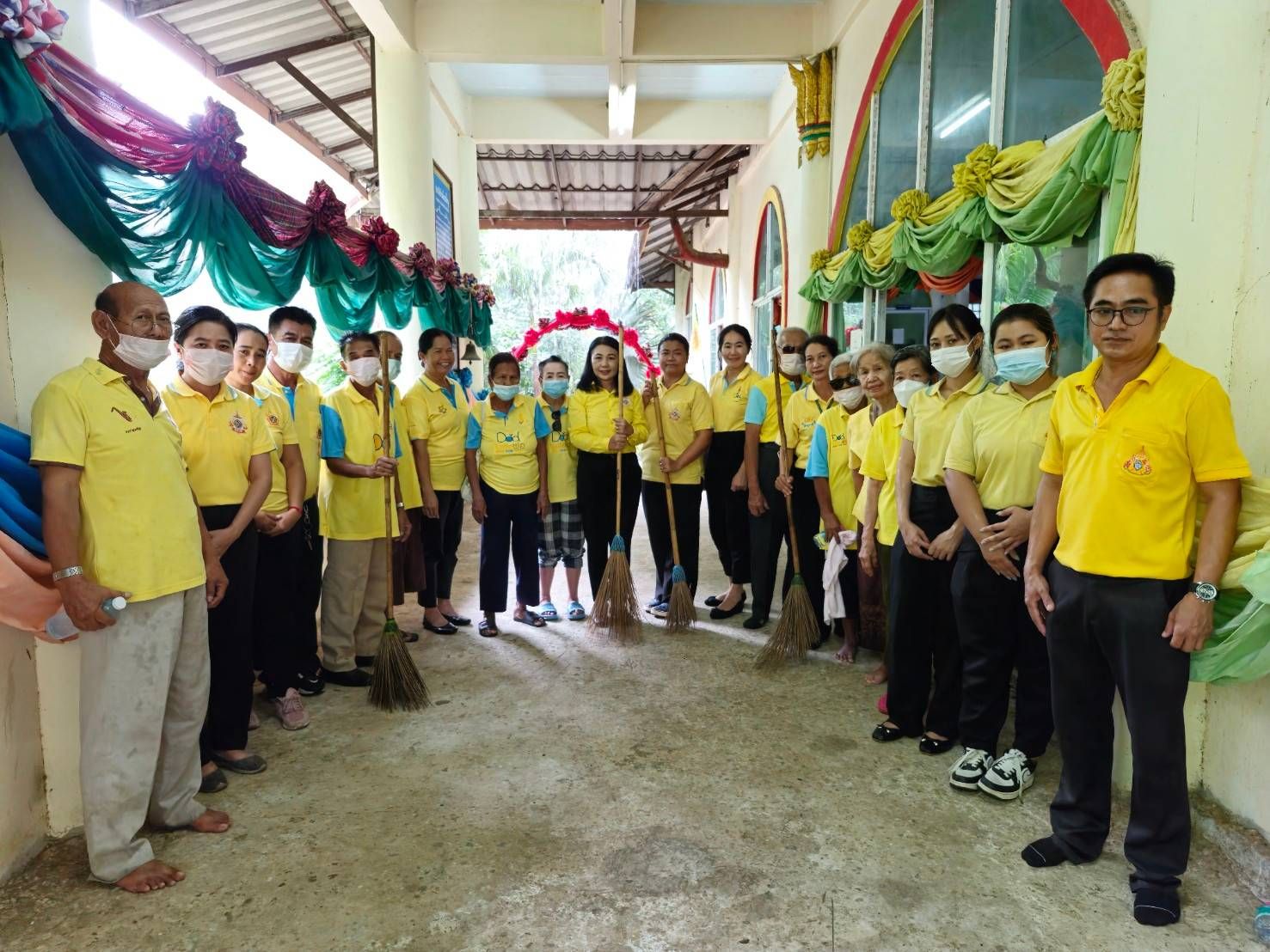 กิจกรรมจิตอาสา และถวายเทียนพรรษา เนื่องในวันเข้าพรรษา