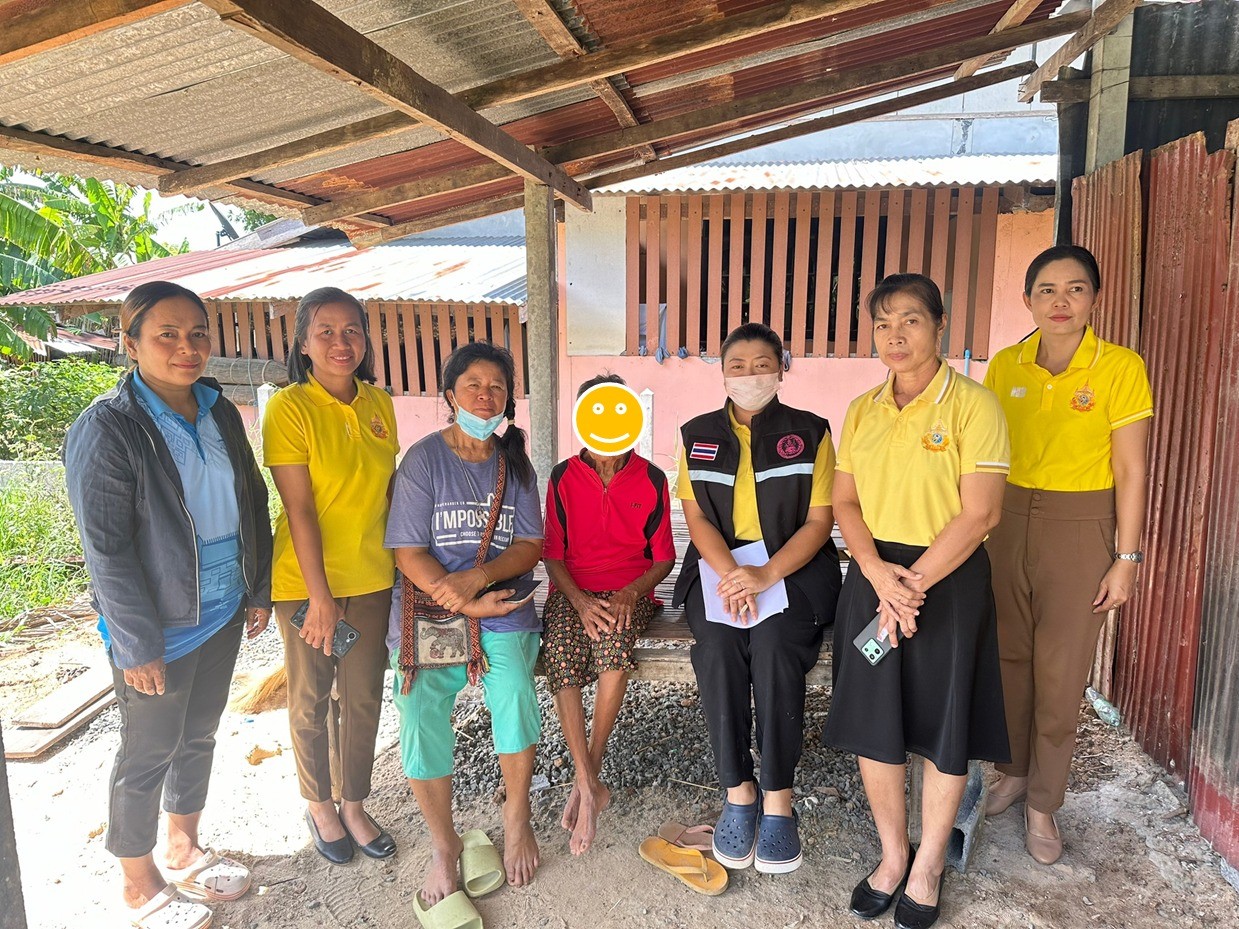 ลงพื้นที่เยี่ยมผู้ประสบปัญหาทางสังคม