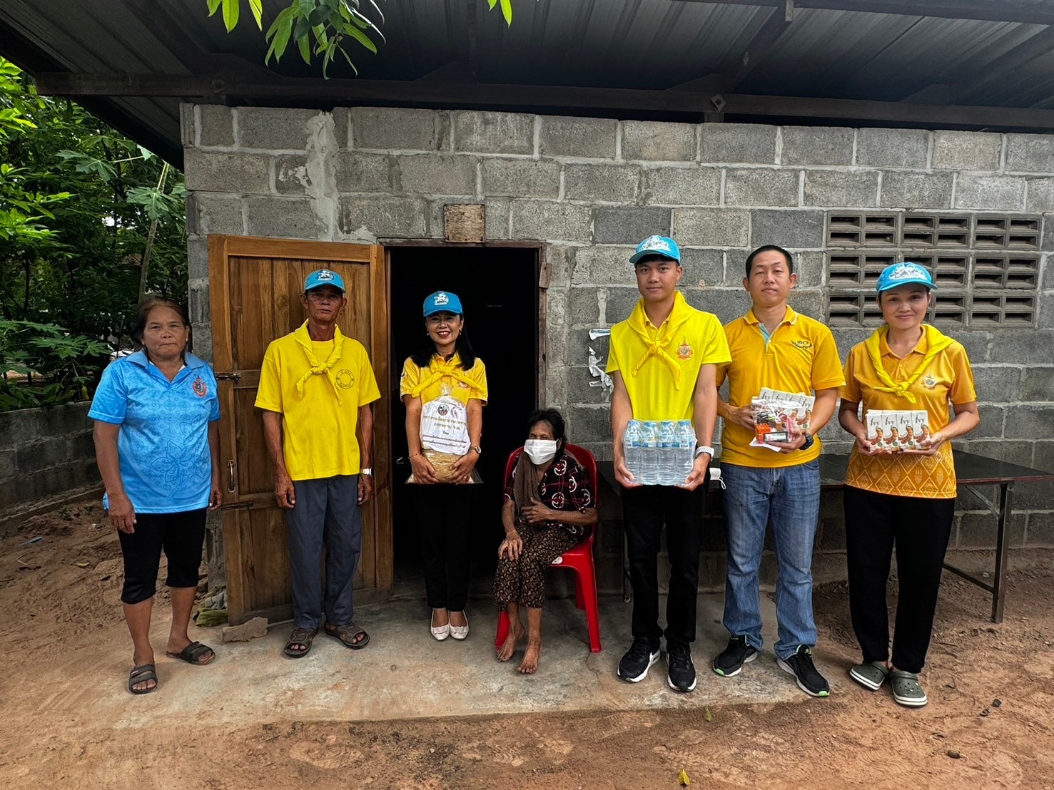 ลงพื้นที่เยี่ยมบ้านครัวเรือนเปราะบาง 