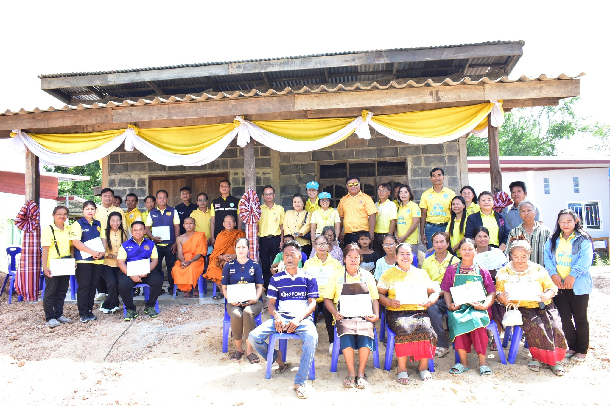 ศพส.บ้านบุรีรัมย์ สนับสนุนการปรับสภาพแวดล้อมและสิ่งอำนวยความสะดวกซ่อมแซมปรับปรุงบ้านให้เหมาะสมและปลอดภัยแก่ผู้สูงอายุ