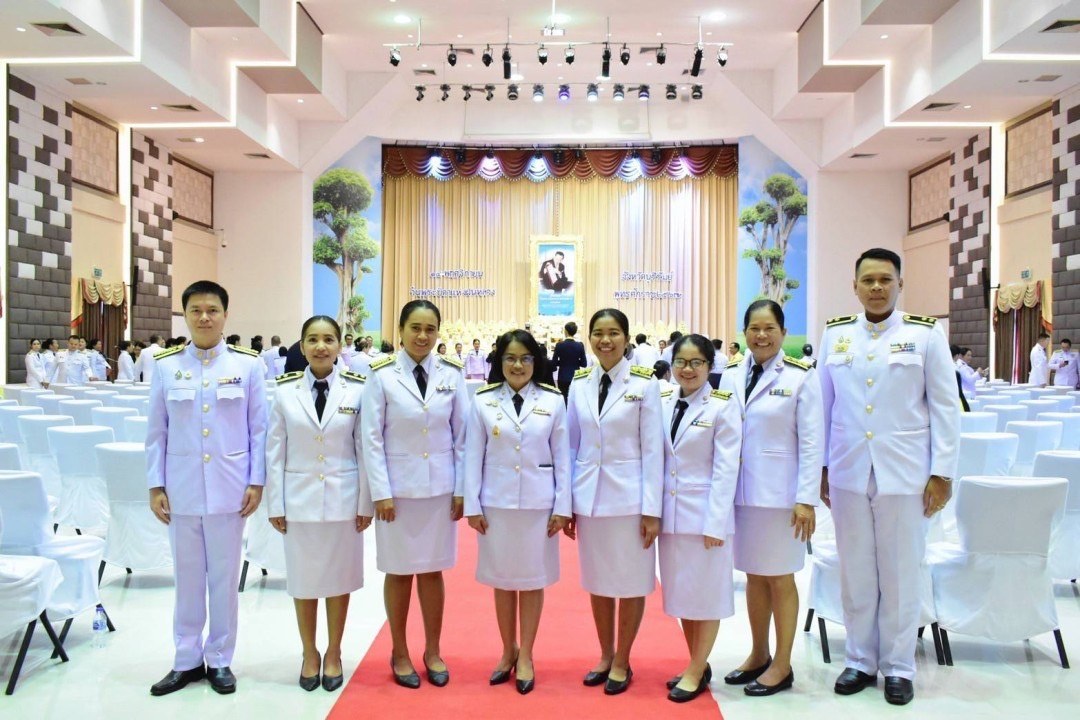 พิธีวางพานพุ่มดอกไม้สด น้อมรำลึกในพระมหากรุณาธิคุณพระบาทสมเด็จ พระบรมชนกาธิเบศร มหาภูมิพลอดุลยเดชมหาราช บรมนาถบพิตร เนื่องในวันพระบิดาแห่งฝนหลวง ประจำปี 2567 