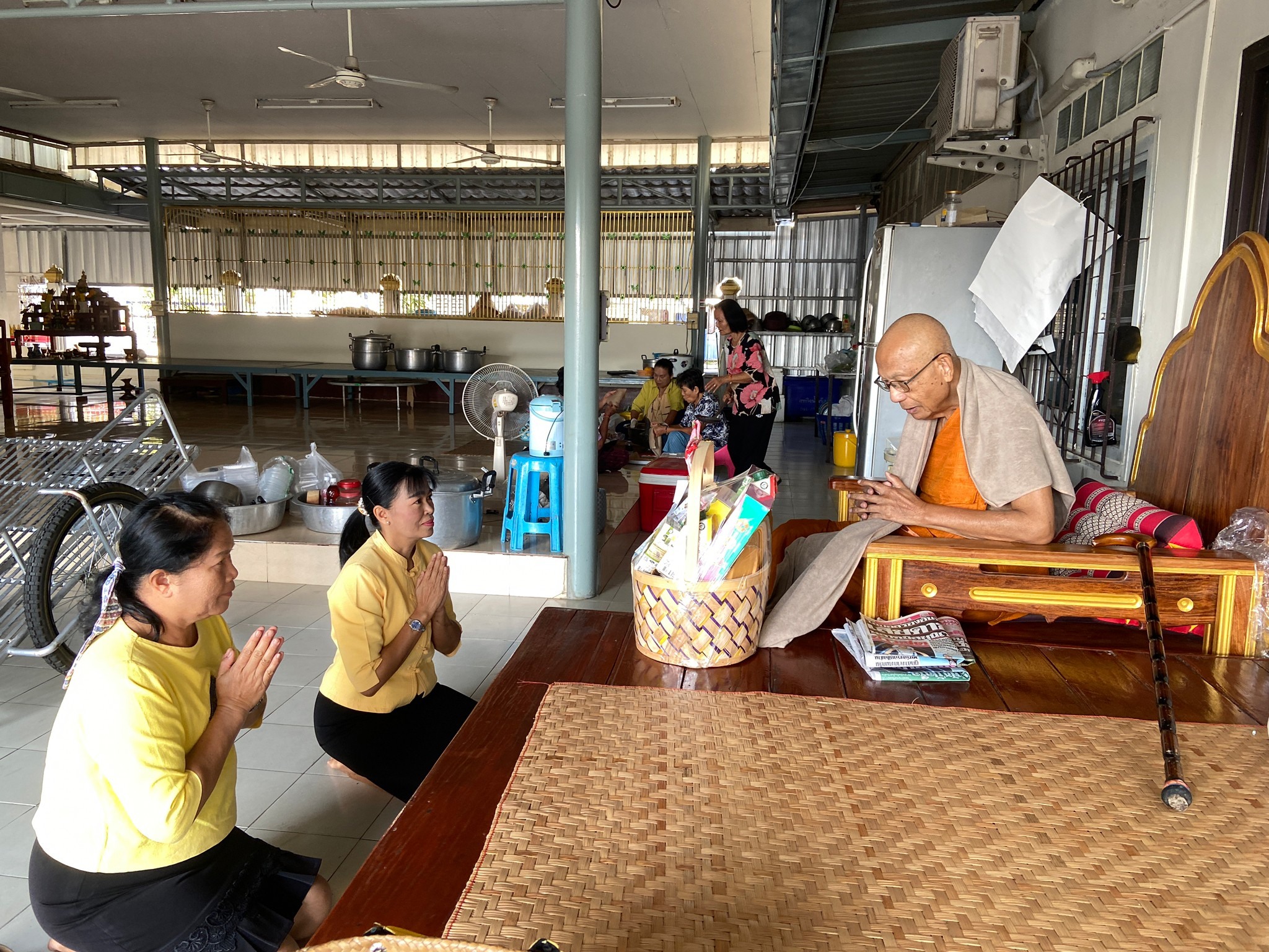 กราบนมัสการ พระธรรมวชิรสุตาภรณ์ (สุพจน์ โชติญาโณ) เจ้าคณะจังหวัดบุรีรัมย์ 