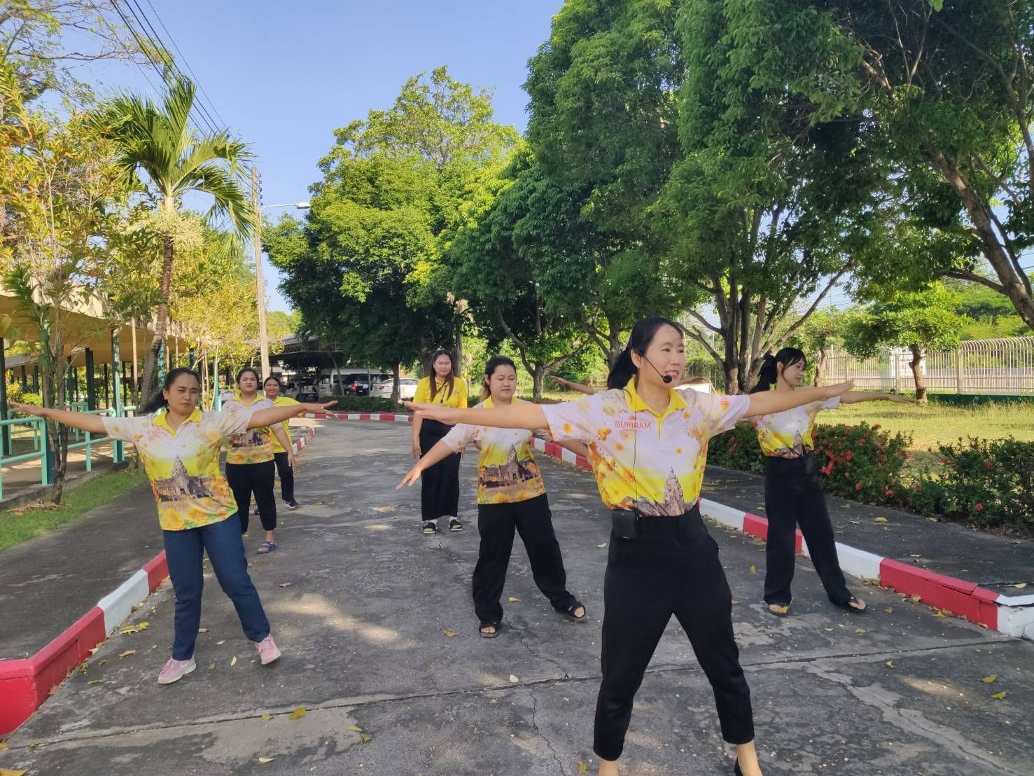 ออกกำลังกายเป็นนิจ ชีวิตเป็นสุข สุขภาพแข็งแรง