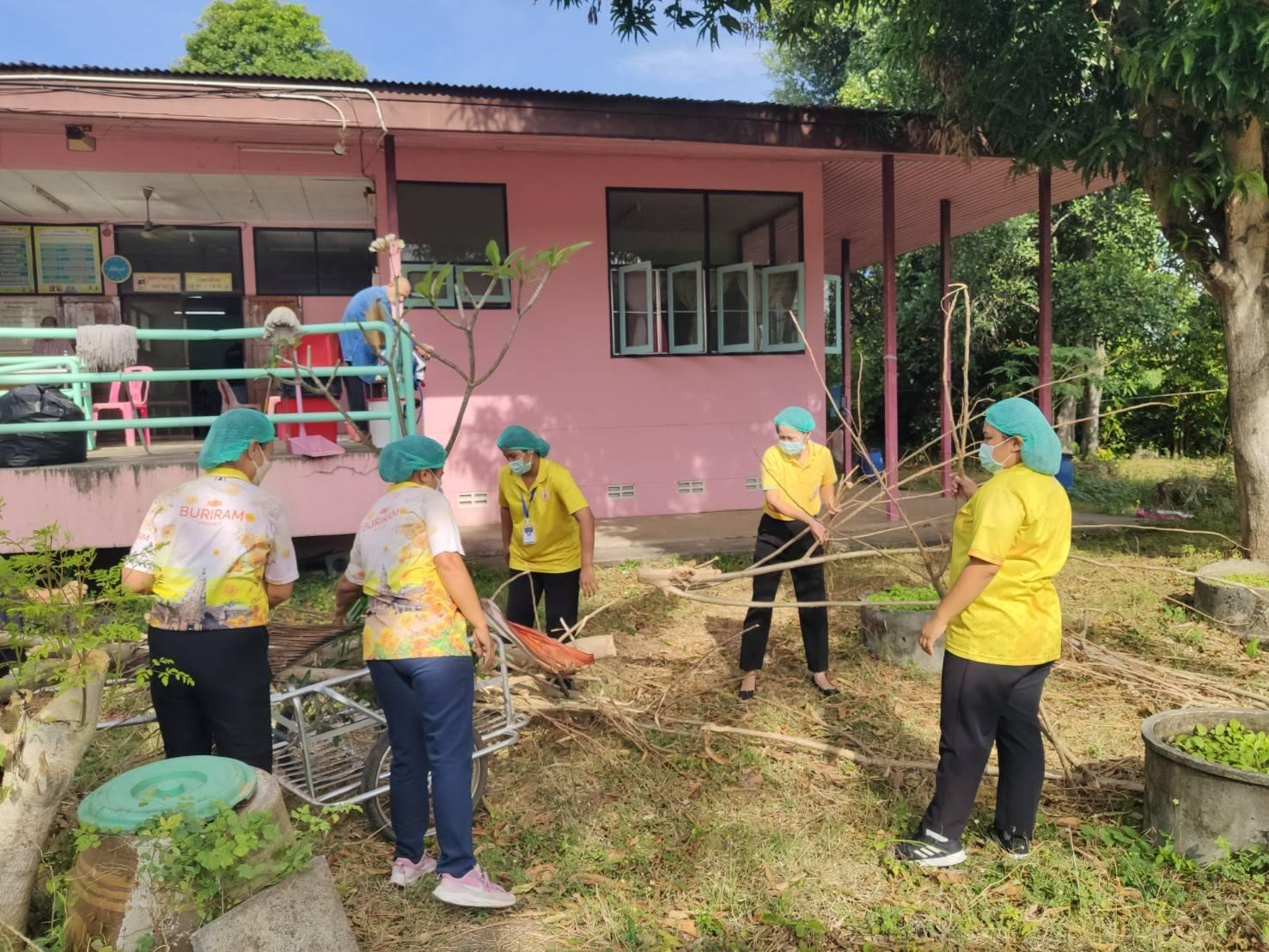  พุธพัฒนา 5 ส. ทำความสะอาด อาคารโรงจอดรถ ตัดหญ้า กวาดใบไม้ บริเวณโดยรอบ