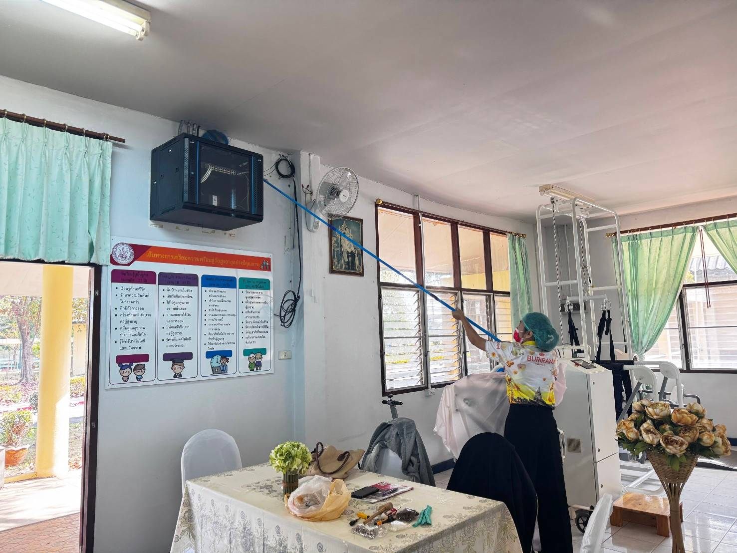 พัฒนาสภาพแวดล้อม ทำความสะอาดอาคารพยาบาล