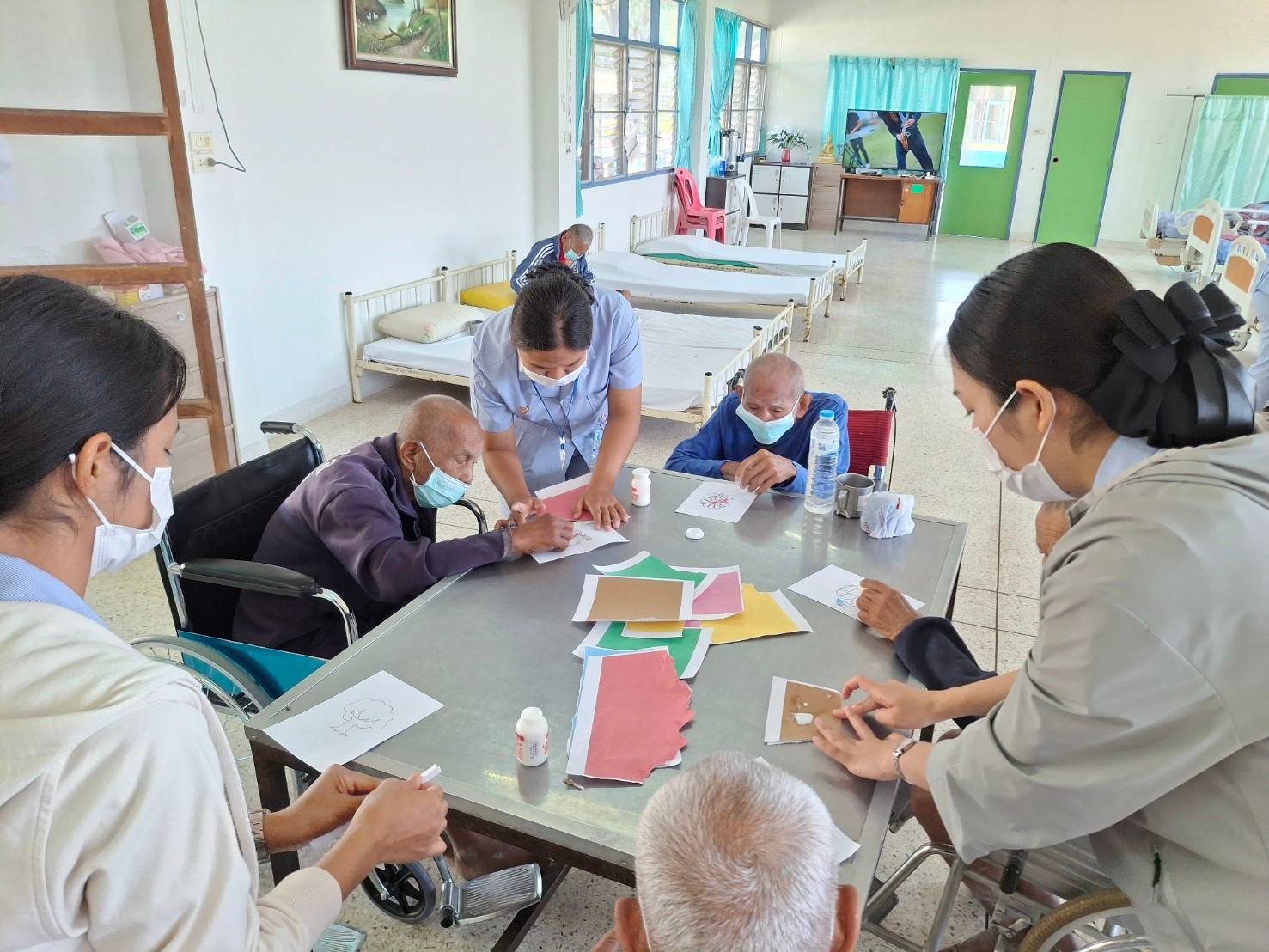 กิจกรรมศิลปะบำบัด เกมจับทายตัวเลข เพื่อส่งเสริมคุณภาพชีวิตของผู้สูงอายุ