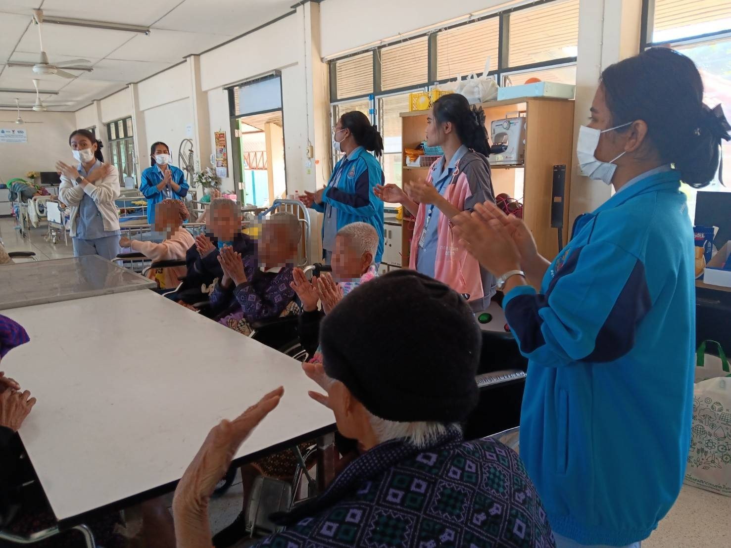 ศพส.บ้านบุรีรัมย์ ร่วมกับ นักศึกษาพยาบาลภาคปฏิบัติ หลักสูตรพยาบาลศาสตรบัณฑิต วิทยาลัยพยาบาลบรมราชชนนี สุรินทร์ 