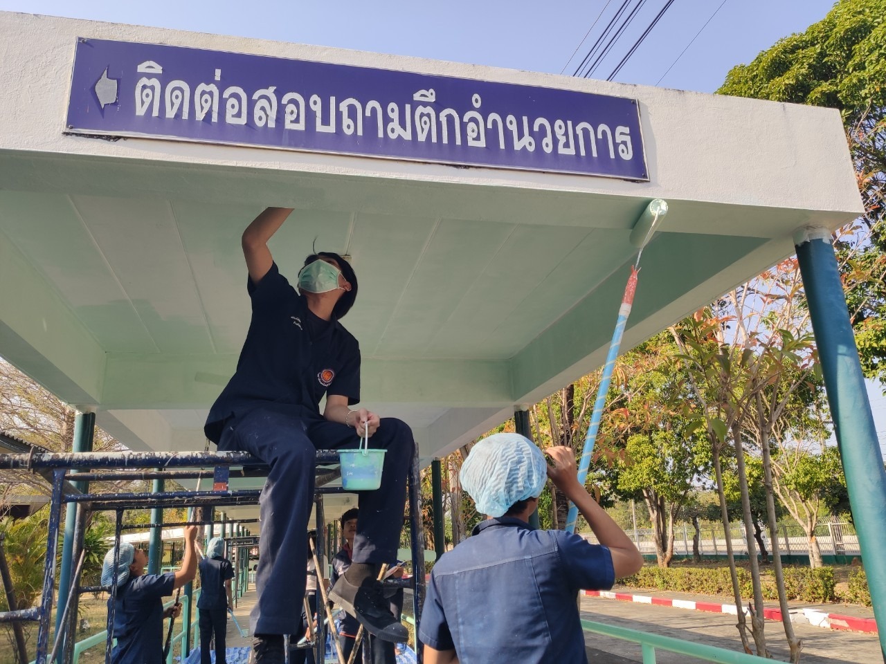 พส.บ้านบุรีรัมย์ ร่วมกับวิทยาลัยเทคนิคบุรีรัมย์  ร่วมกันทำกิจกรรมจิตอาสา (ขัดสี-ทาสี ทางเชื่อมอาคาร )